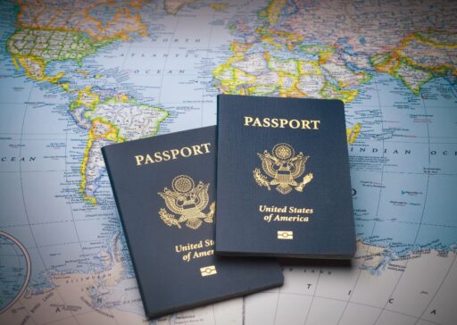 Đi du lịch cần mang gì? - Giấy tờ cá nhân chính là một trong những đồ cần thiết khi đi du lịch mà bạn buộc phải có