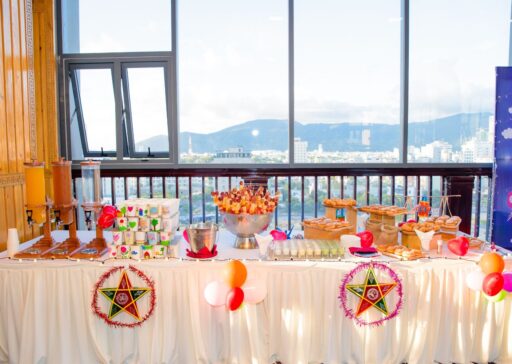 Thực đơn của bữa tiệc Trung Thu được đảm bảo để các em nhỏ có thể thưởng thức một cách ngon miệng